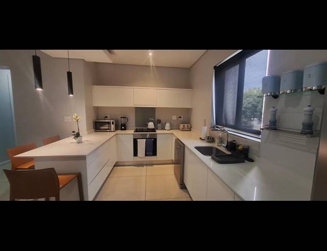2 BEDROOM APARTMENT FOR SALE IN HYDE PARK